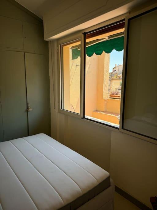 Friendly & Small 1-Br Apt With Beautiful Terrace ฟลอเรนซ์ ภายนอก รูปภาพ