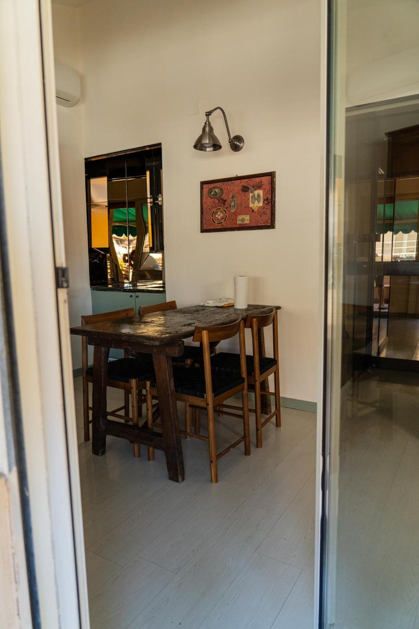Friendly & Small 1-Br Apt With Beautiful Terrace ฟลอเรนซ์ ภายนอก รูปภาพ
