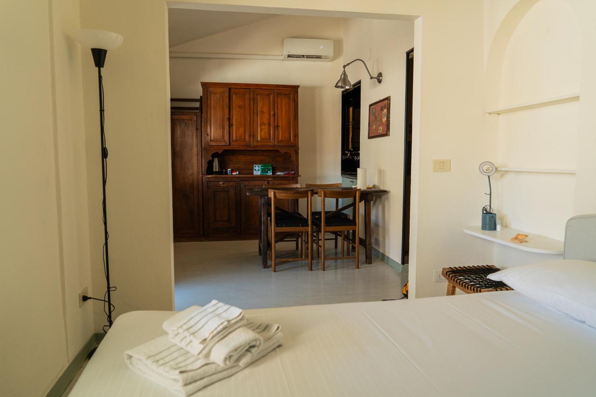 Friendly & Small 1-Br Apt With Beautiful Terrace ฟลอเรนซ์ ภายนอก รูปภาพ
